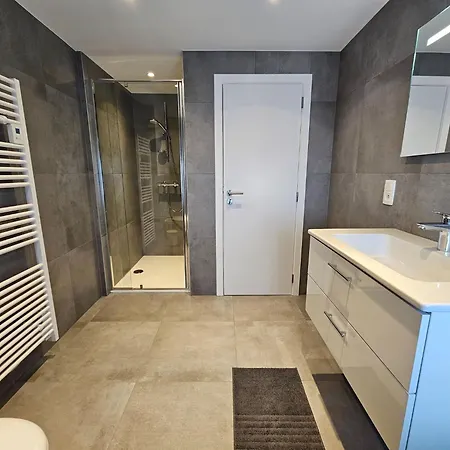 In Wallonie With Terrace Hébergement de vacances Ronde Haye